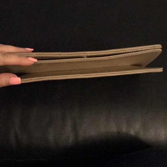 Faux python clutch - Picture 6 of 8